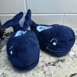 Brand New Vineyard Vines Whale Slippers XS (2-4T)